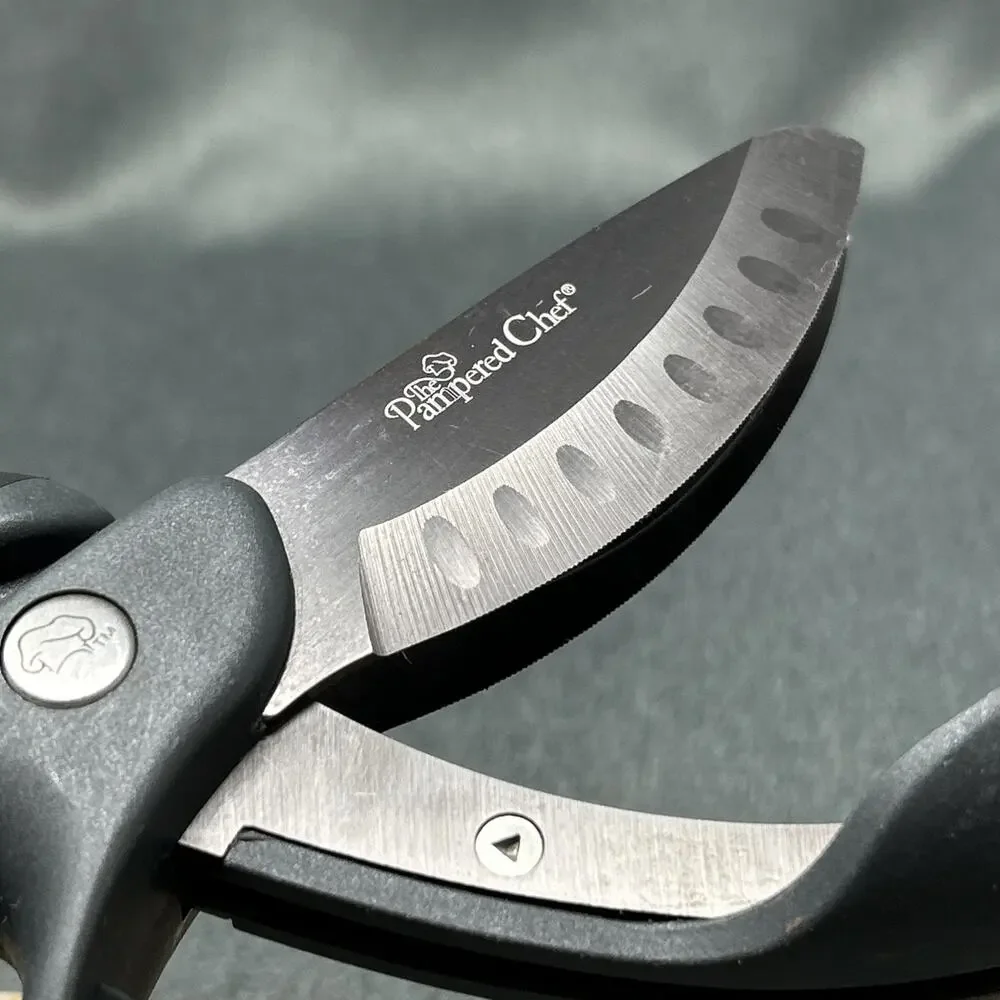 Pampered Chef Kitchen Shears Herb Stripper Safety Lock Black Scissors 6430